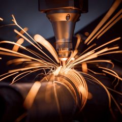 Compressed air for laser cutting